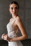 Vestido-de-novia-de-encaje-estilo-sirena-escote-en-V-7
