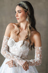 vestido-de-novia-corto-boda-civil-strapless-en-encaje-guantes-vestido-de-cambio-para-novia-10