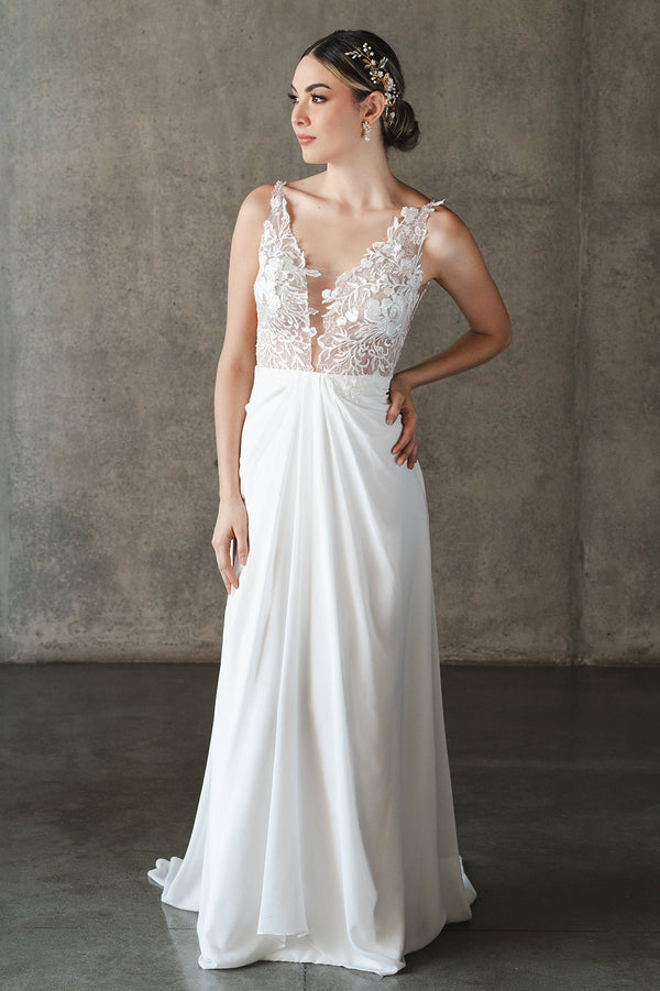 vestido-de-novia-falda-lisa-corpiño-en-encaje-con brillo-13