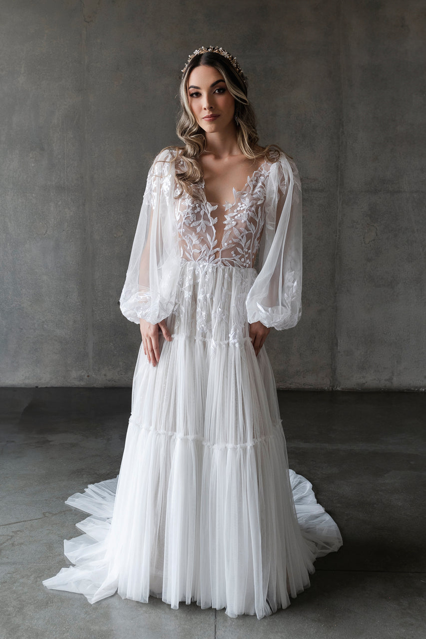 vestio-de-novia-estilo-boh-bohochic-encaje-escote-en-la-espalda-destapada-9-Lara