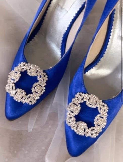 zapatos-de-gamuza-con-broche-elaborados-a-mano-1valentina